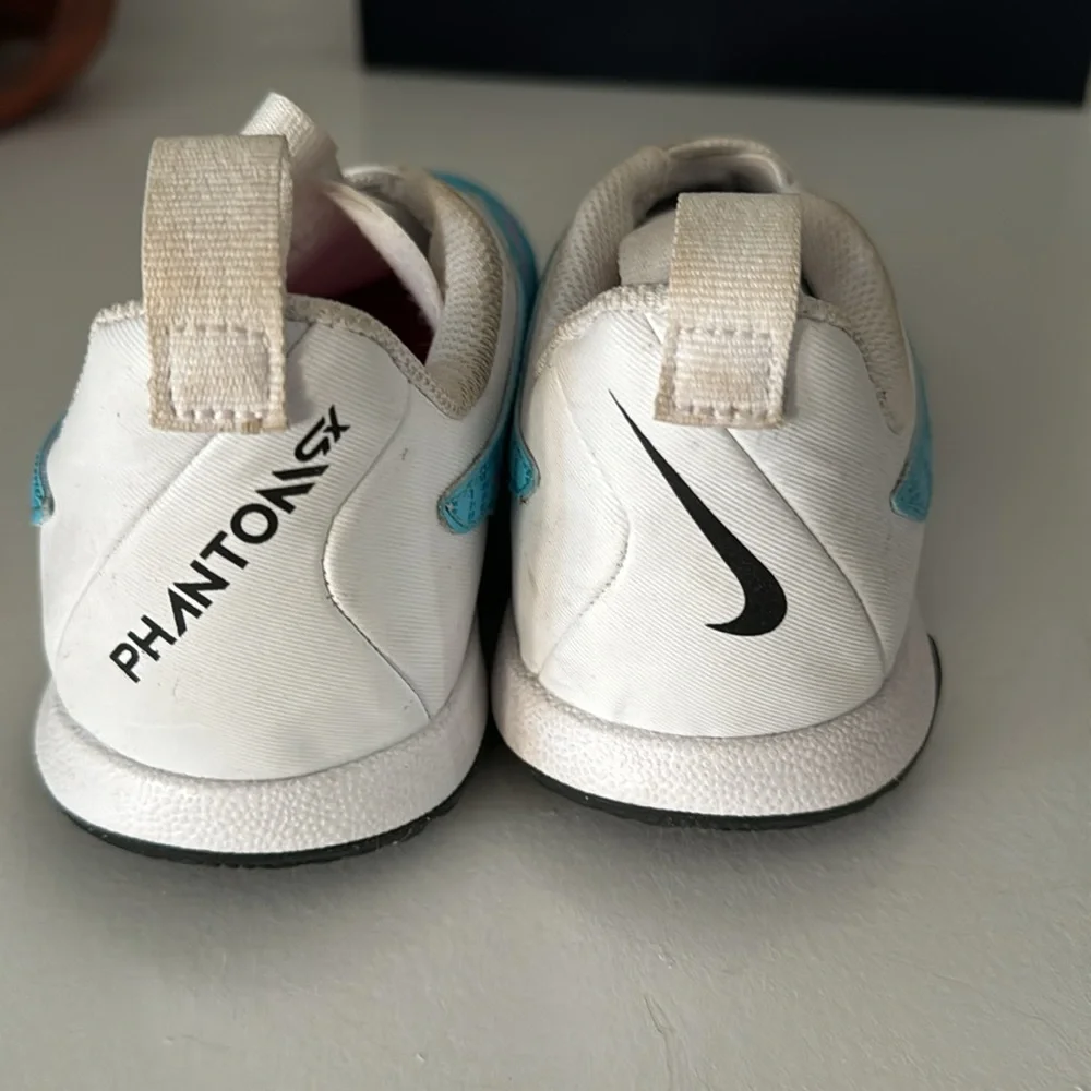 Nike phantom turf shoes - Picture 3 of 3